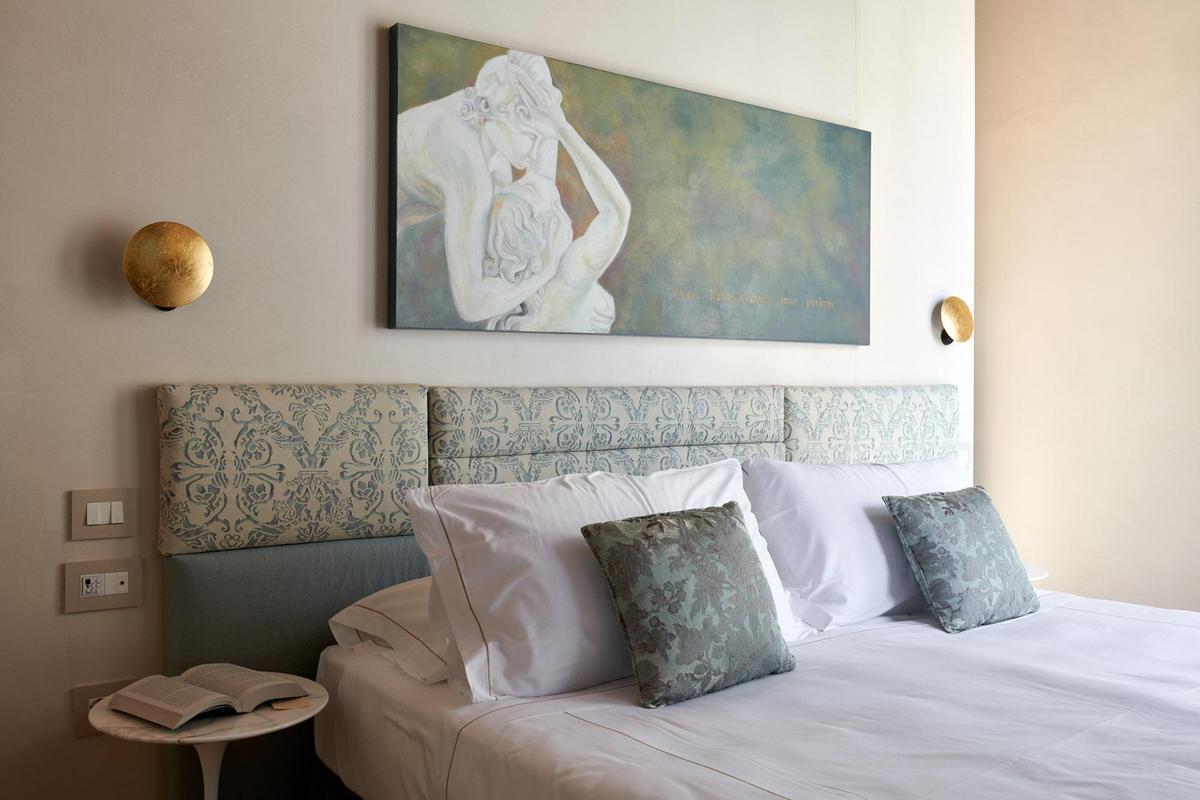 Palazzo Morosini degli Spezieri_Bedside_Details