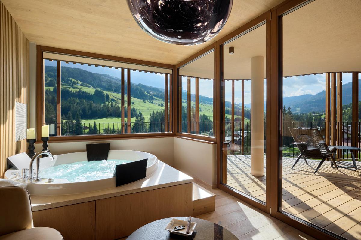Badia Hill jacuzzi