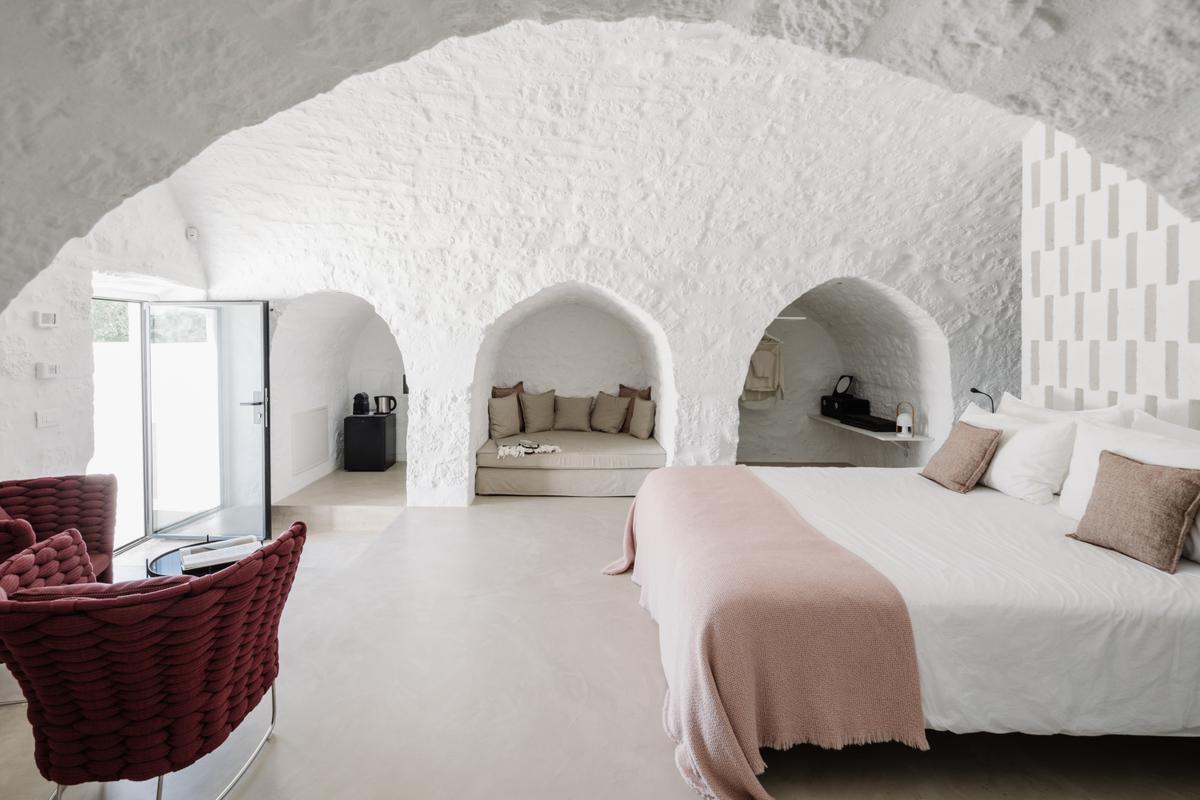 masseria-dagilupi-interior-bedroom 