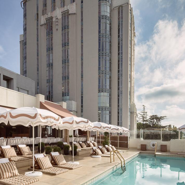 Sunset_Tower_Hotel_pool-exterior-view