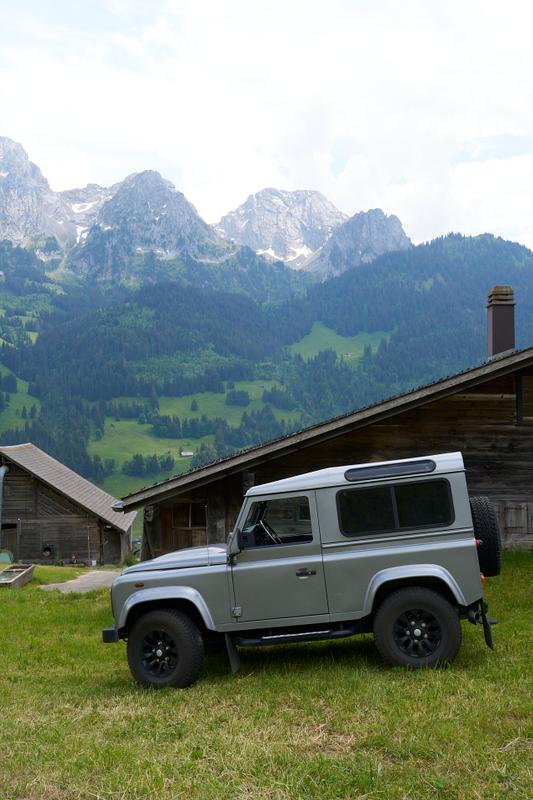 84-club-chalet-gray-jeep-in-front-of-the-chalet