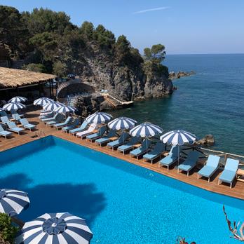 mezzatorre-hotel-and-thermal-spa-swimming-pool-with-a-sea-view