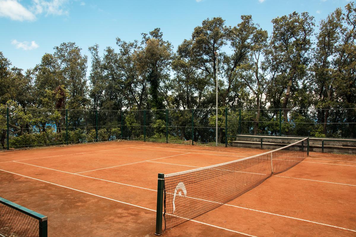mezzatorre-hotel-and-thermal-spa-tennis-court