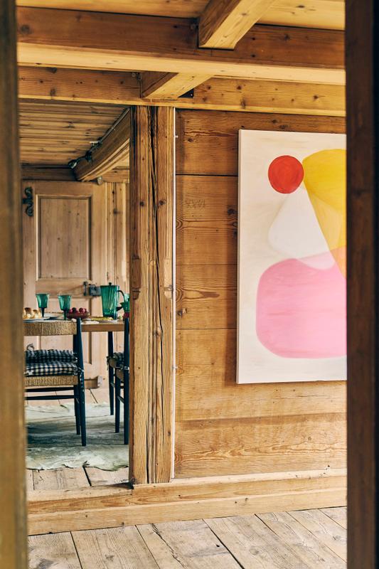 84-club-chalet-open-door-view-on-part-of-painting-part-of-kitchen