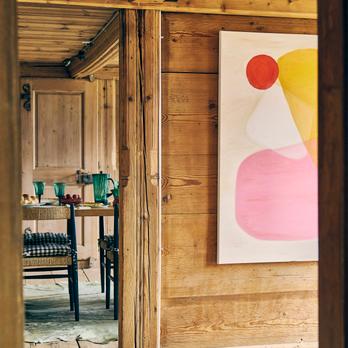 84-club-chalet-open-door-view-on-part-of-painting-part-of-kitchen