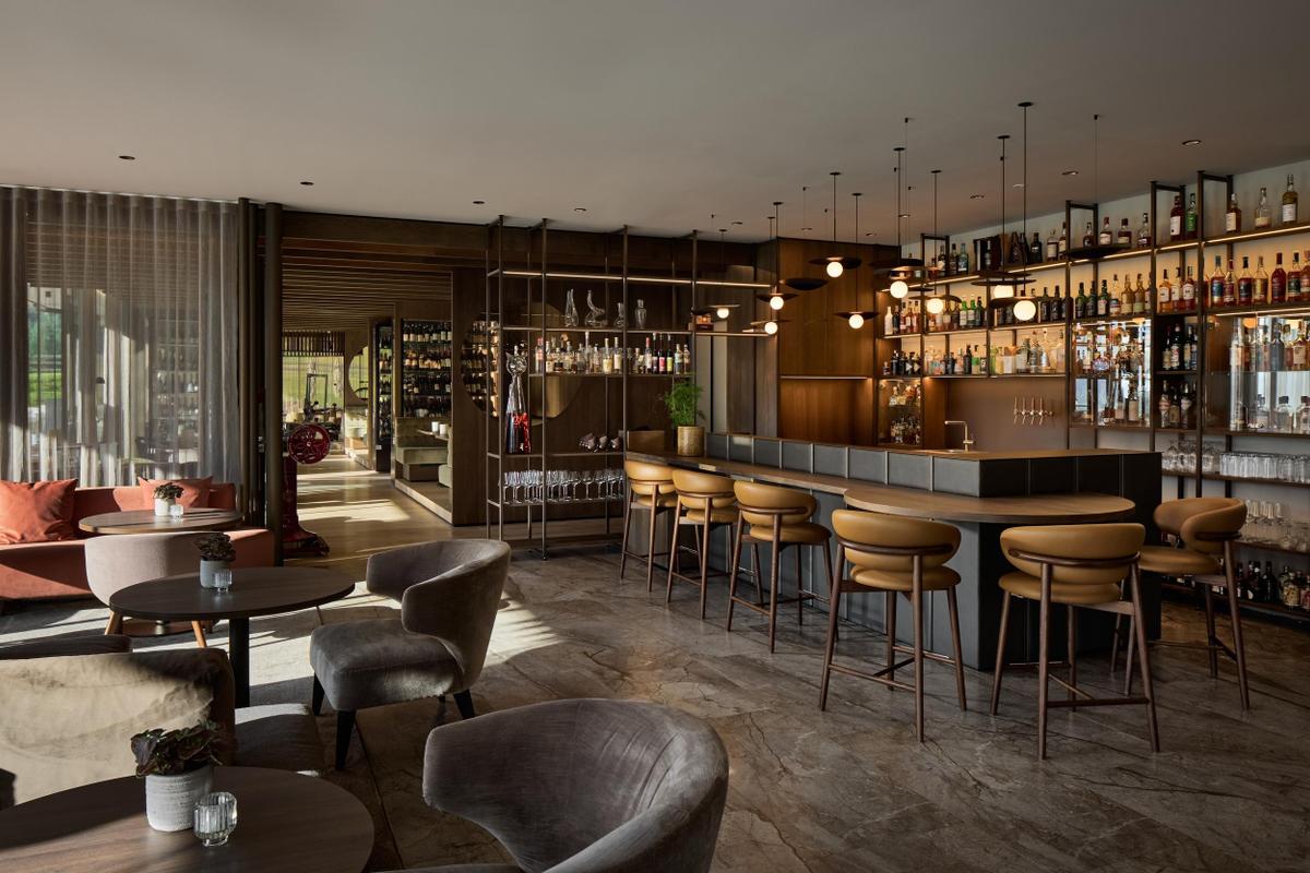 Badia Hill bar