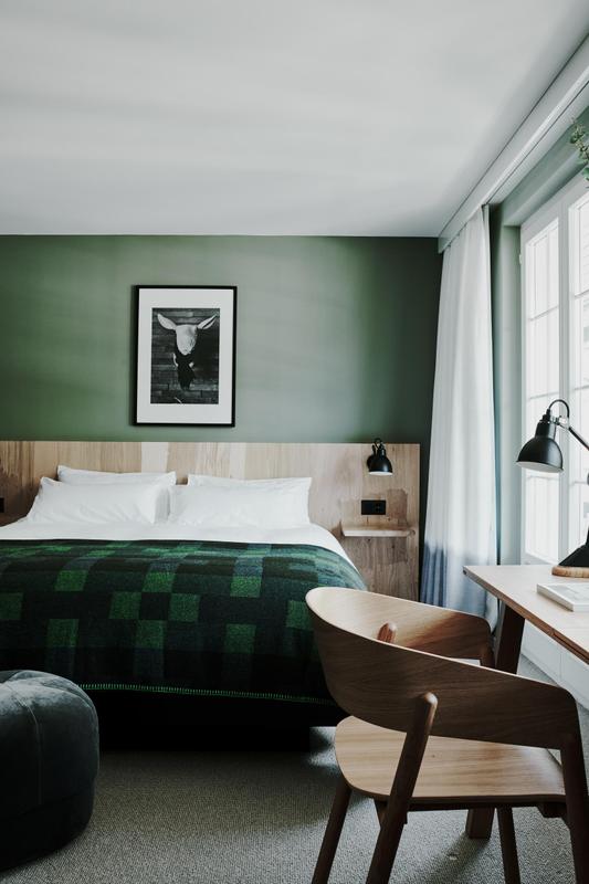 The Cambrian room details