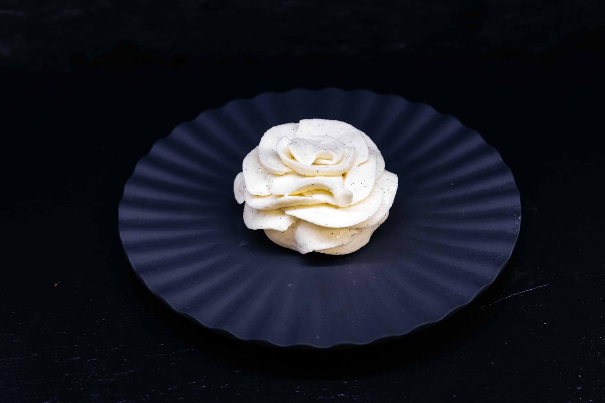 der-berghof-white-rose-dessert