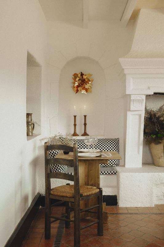 Les Bains Gardians indoor interior