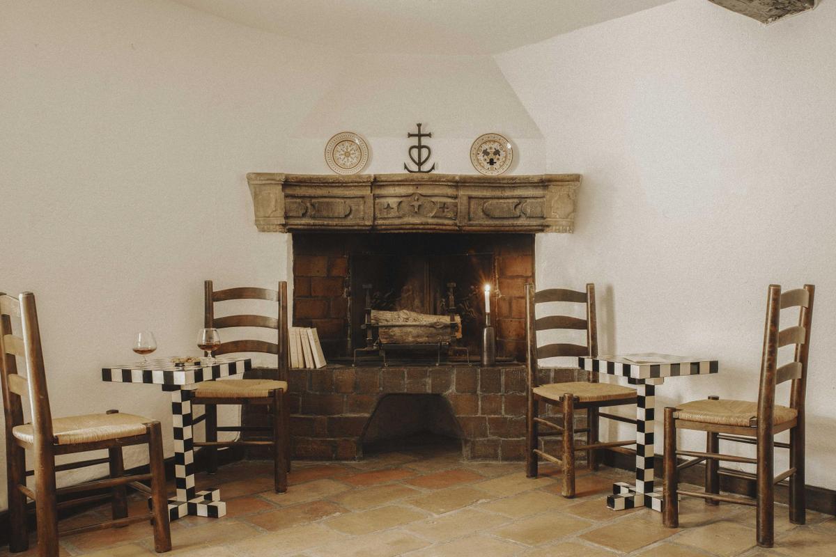 Les Bains Gardians fire place