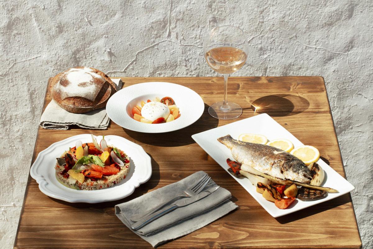 Les Bains Gardians food