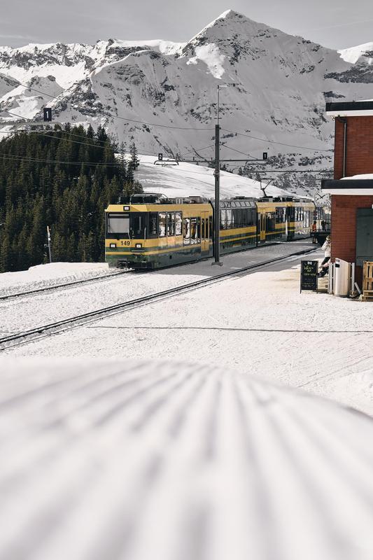 Wengernalp Hotel. Train arriving. Jonathan Ducrest