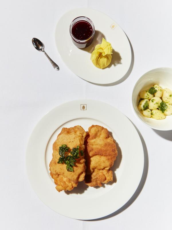 Almhof Schneider food serving