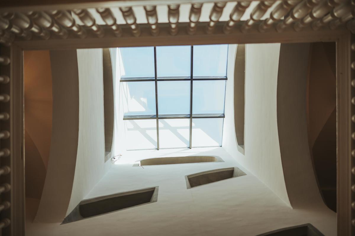Arthotel Lasserhaus_Room with window on top