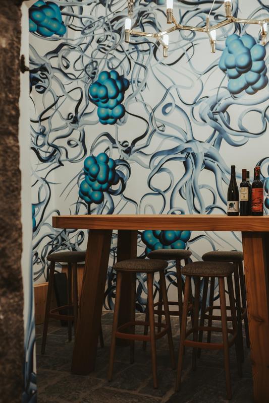 Arthotel Lasserhaus_wine bar with wallpaper