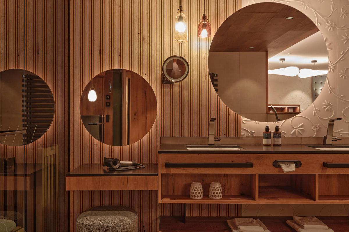 DAS EDELWEISS new mirrors