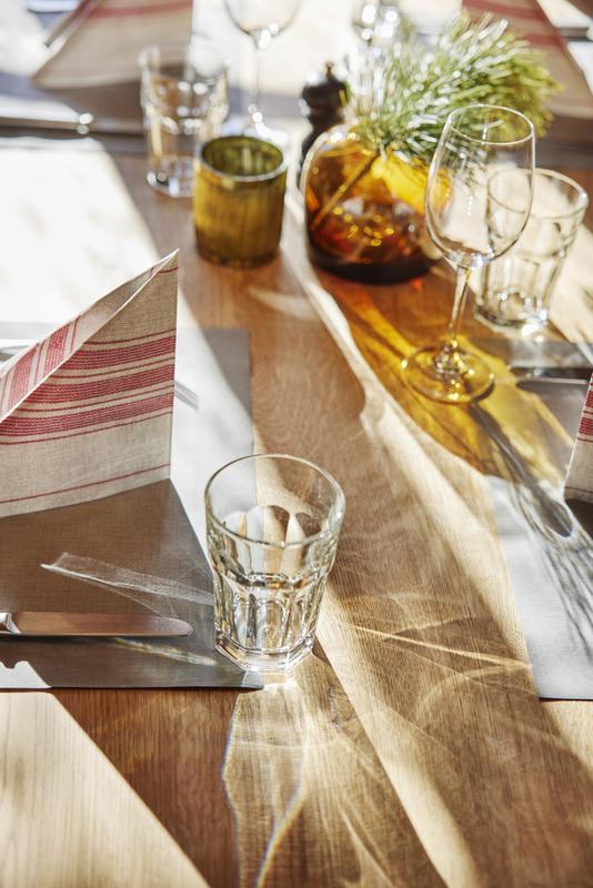 Berghuus Radons_Table setting