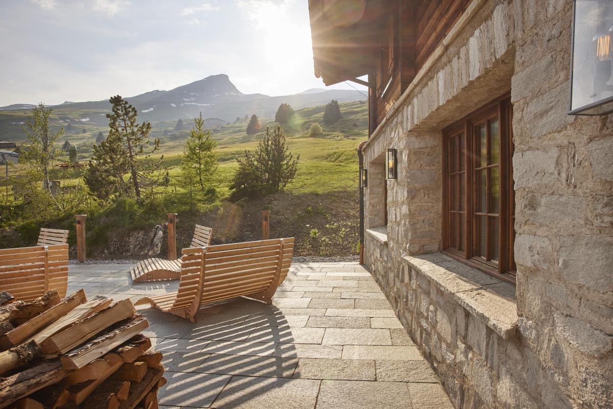 Berghuus Radons_Terrace with lounge furniture