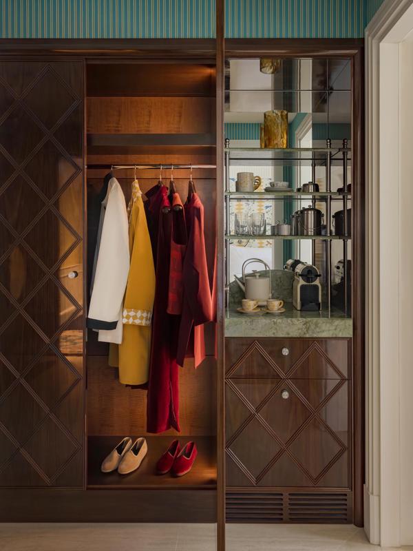 Casa Monti wardrobe with slipper
