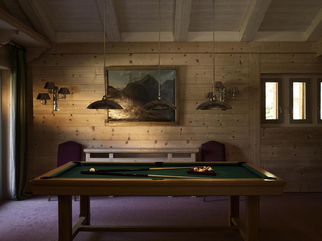 Le Crans indoors