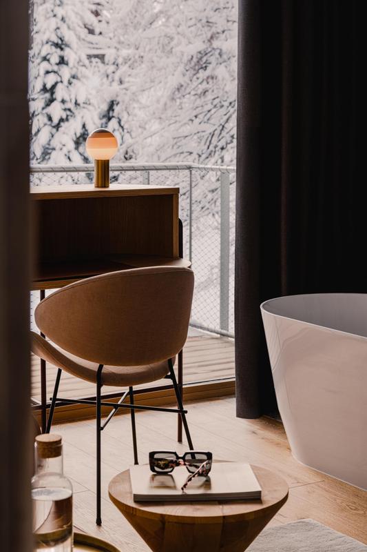 The Comodo suite furniture
