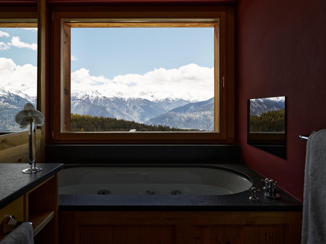 Le Crans bathtub view