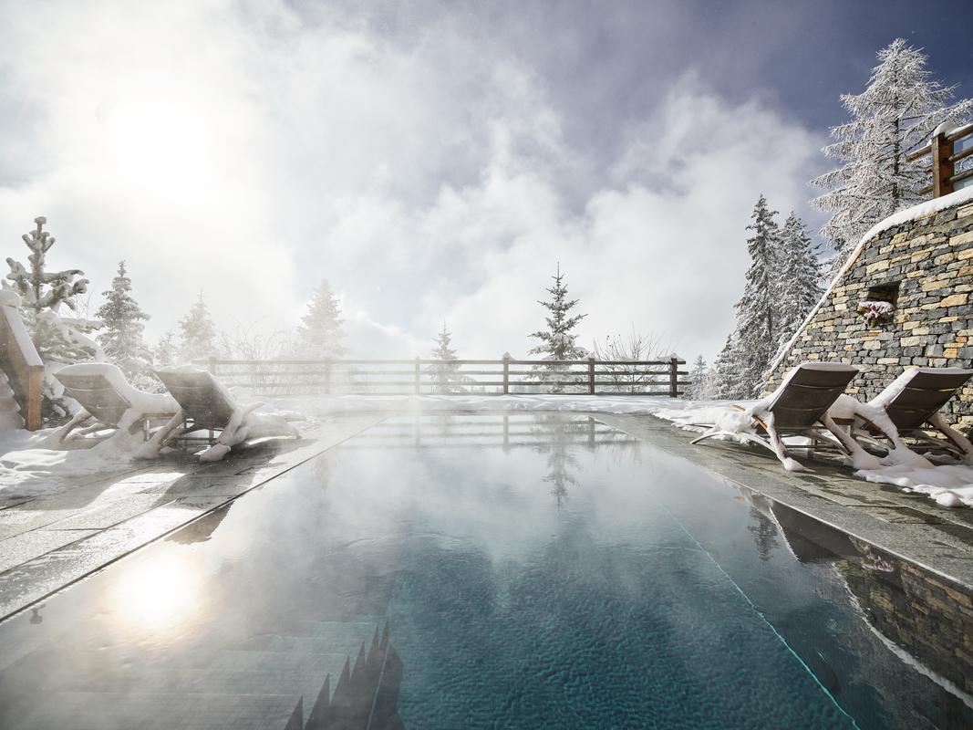 Le Crans winter pool