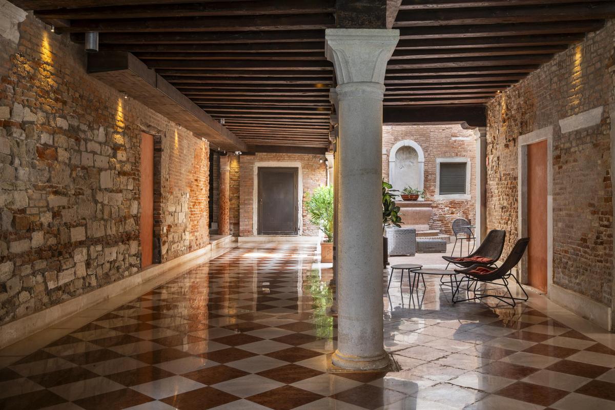 Palazzo Morosini_Entrance Lobby