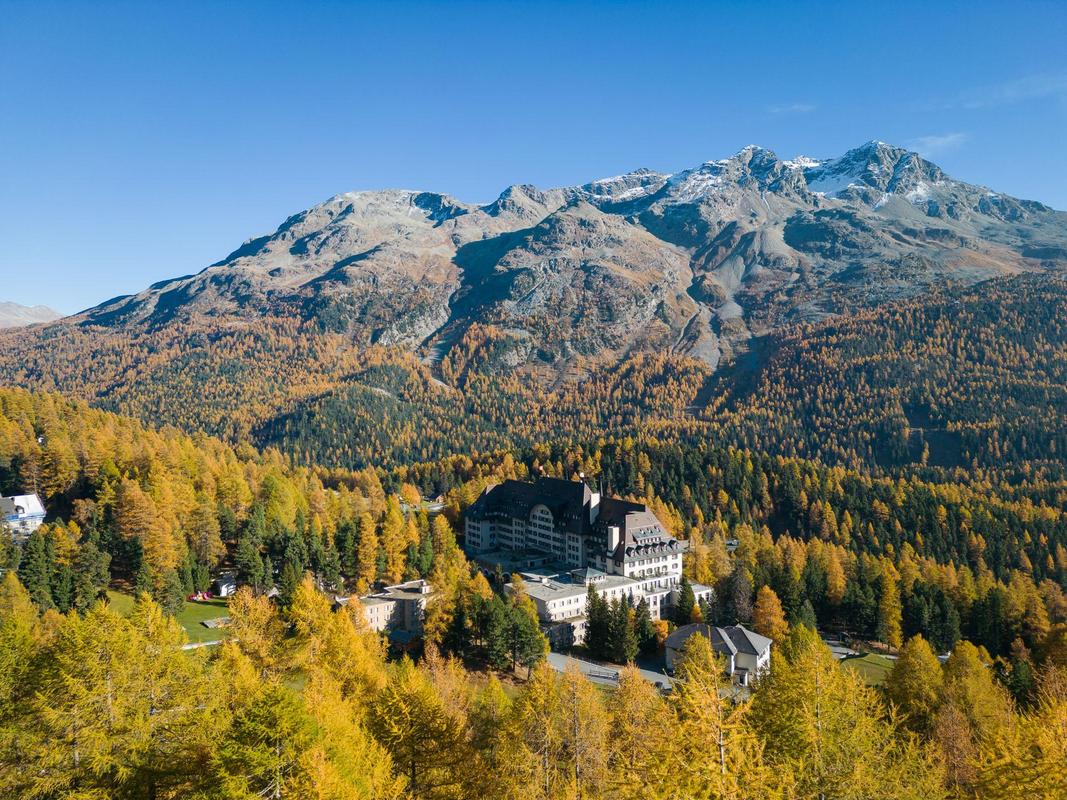 Suvretta House_Autumn colours with mountains