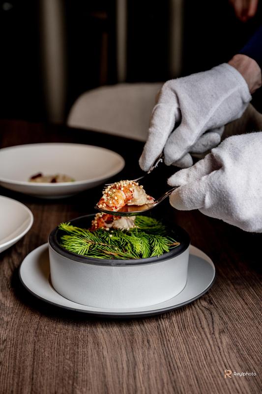 Badia Hill seafood serving