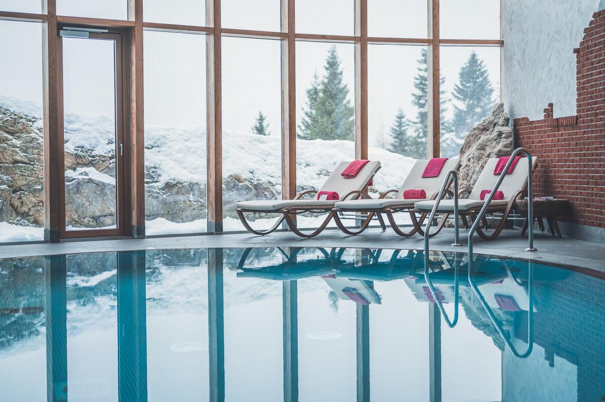 Goldener Berg winter pool