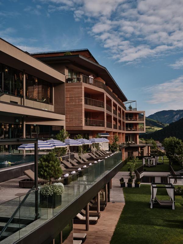 DAS EDELWEISS new exterior