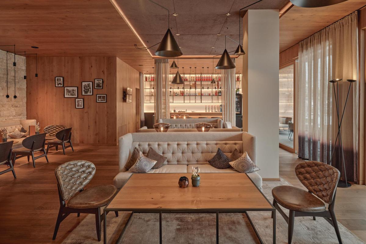 DAS EDELWEISS new interior