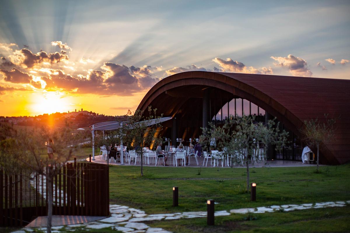 Filodivino_Winery Tasting Terrace at Sunset