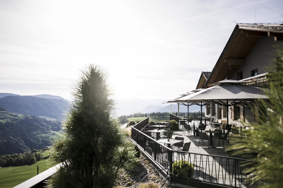 Gfell_Restaurant Terrace Exterior