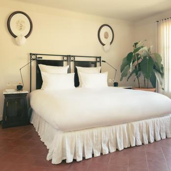 La Ponche bedroom overview