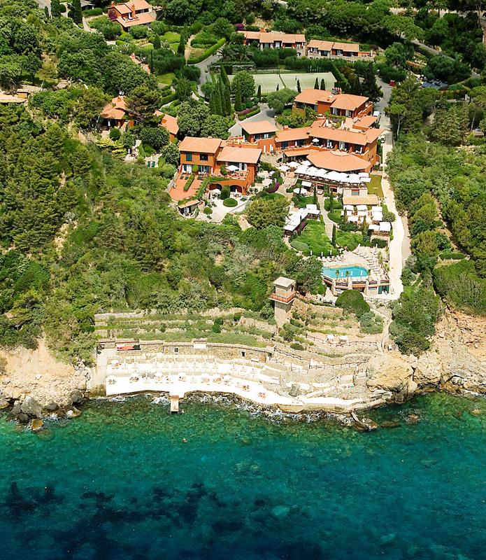 Hotel Il Pellicano airview from the sea
