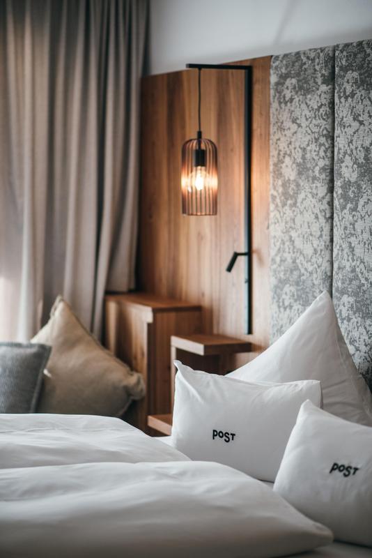 Post Maria Alm_bedroom details with lamps