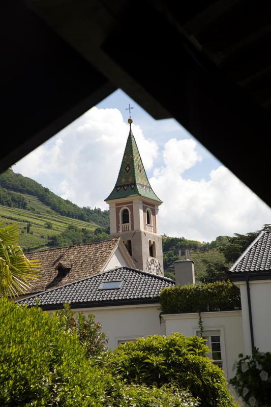 Magdalener Hof church views