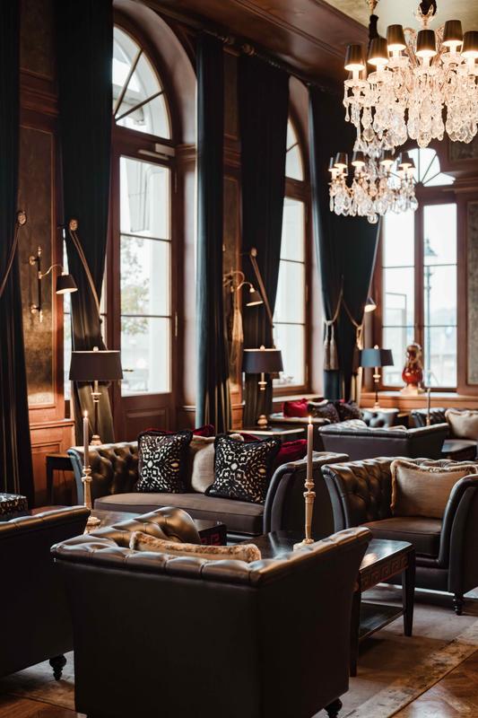 Grand Hotel Les Trois Rois lobby