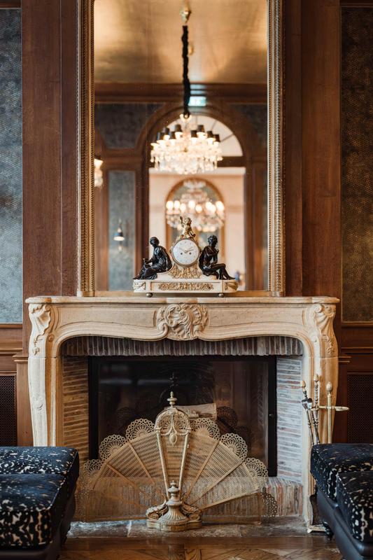 Grand Hotel Les Trois Rois fire place
