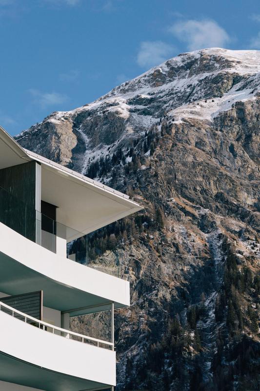 7132 Hotel exterior views in winter with mountains in background