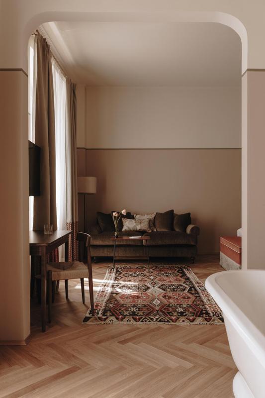 Parkhotel Mondschein sofa carpet