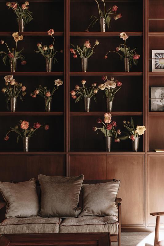 Parkhotel Mondschein sofa flowers