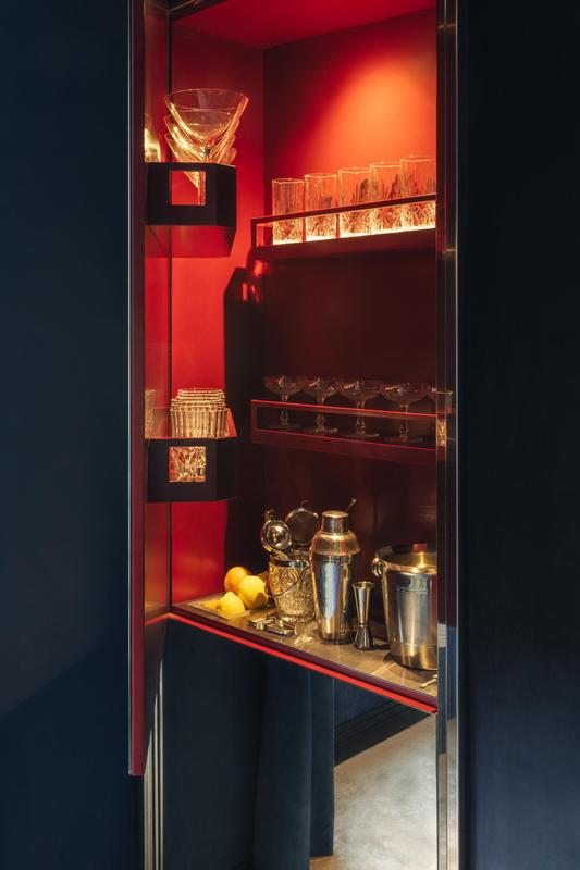 Cinabre Suites_Blue room with minibar