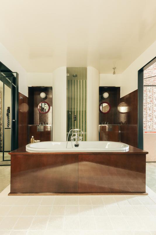 Cinabre Suites_Interiors. Luxury bathub