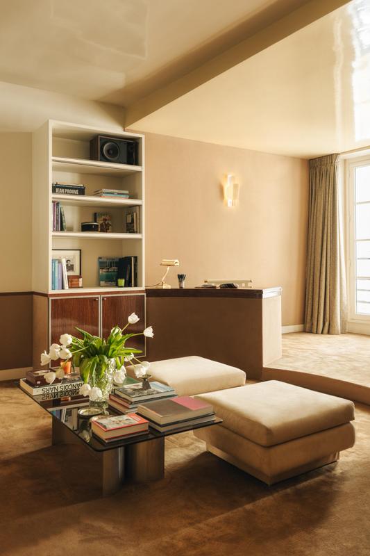 Cinabre Suites_Interiors with suite and flowers from other angle