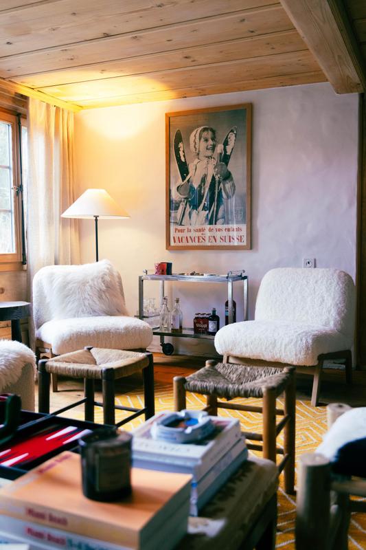 Nils Grubba_Le Chalet Saanen_salon with painting