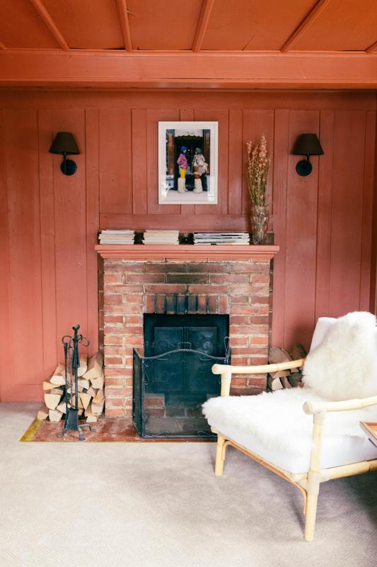 Nils Grubba_Le Chalet Saanen_pink room with fireplace and cortina photo