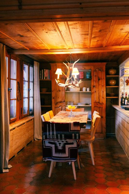 Nils Grubba_Le Chalet Saanen_breakfast corner